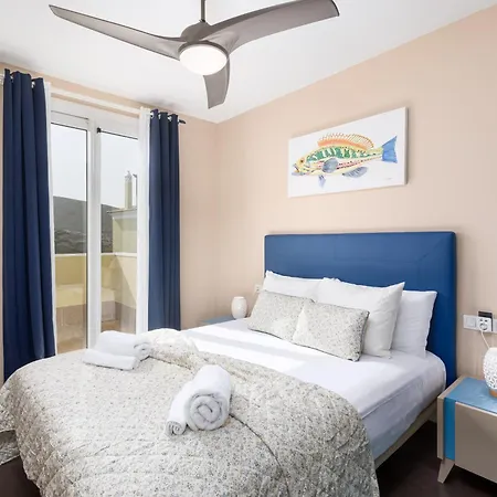 Home2book Luxury Pool & Terrace, 别墅