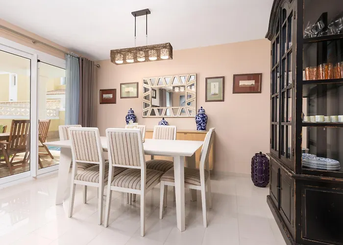 Home2book Luxury Pool & Terrace, Villa Corralejo